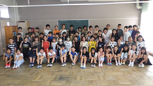 �g��